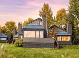 Family friendly Snowmass retreat w. hot tub and pool. 5 minutes to resort