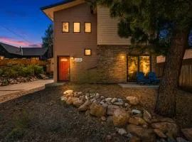 Modern Times - Amazing place with super open concept! Jet tub!