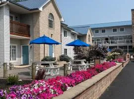 Put-in-Bay Poolview Condo #4