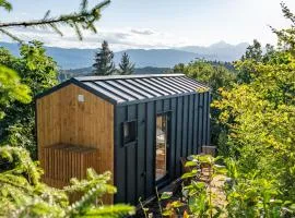 Alpine Glamp - Scenic Tiny House near Bled