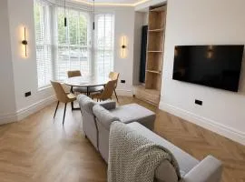 East Parade Collection, Opaz House Flat 1