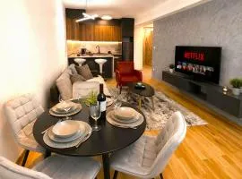 Modern Luxury Stay - Prime Location - Free Parking
