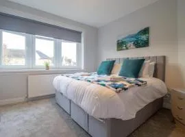 Kerr Apartment-Spacious 4-Bed Flat in Hamilton, Close to Glasgow