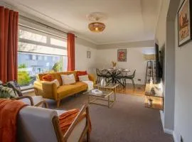 The Bridge- 3 Bedrooms in Coatbridge with Driveway