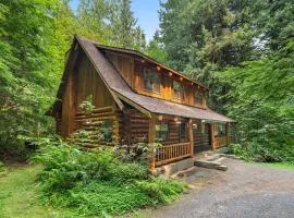 Creekside Log Cabin - Fireplace - Mt Hood