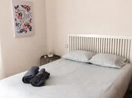 Santa Isabel Street, Private rooms
