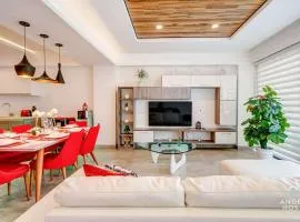 2Br Retreat W Rooftop Pool & Bbq