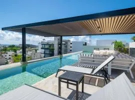 2Br Condo W Rooftop Pool & Backyard
