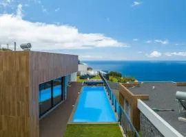 Casa Mozart I Sea View, Pool & Ac Retreat