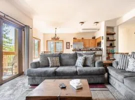 Breckenridge Luxury Condo, Easy Access to Ski Lifts!