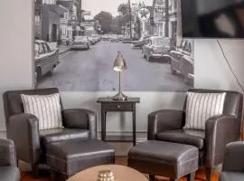 2BR Pet-Friendly Walk to Cafes Trails & Wineries