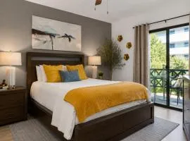 Urban Cosmopolitan Suite Shopping District Upgraded