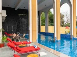 ELIVAAS Signature Still River Suites