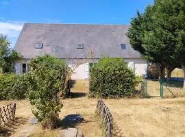 Logement complet avec chambre séparée et parking