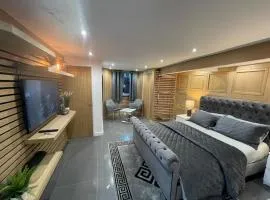 Hendham House - Near Etihad Stadium, CoOp Live Arena, AO Arena, Piccadilly Train Station & Manchester City Centre