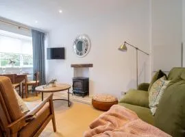 Henry Bell - Cosy 2-bedroom cottage
