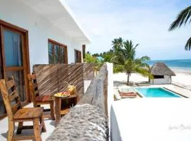 Moonshine Uroa Boutique Hotel