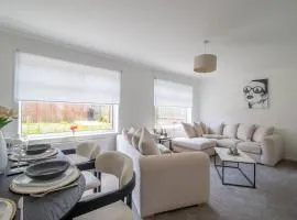 Niven Nook - 3 Bedroom House, Kilmarnock