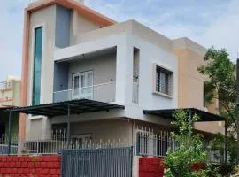 Wale's Hilltop Villa