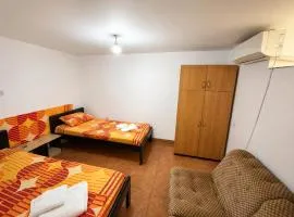 Family Holiday House Mini Apartment Sutomore