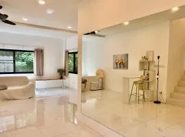 White Villa at the heart of Koh Phangan