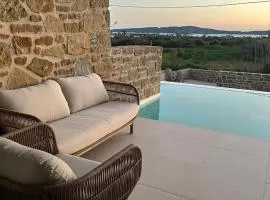 Rea's Luxury Suite Gialova