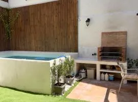 Bajo Junto al Río del Castillo, Piscina & Barbacoa