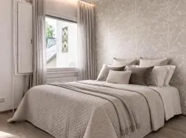 Timantti Villa Upea 6 hengen huoneistoon sisältyy Wi-Fi, 50SmartTV, lasitettu parveke, 2x 160cm sänky, 1x 140cm vuodesohva, Maksuton pysäköinti, sijainti lähellä juna-asemaa, Kajaanin keskustaa ja Prismaa