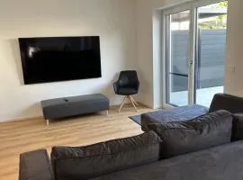 DHH Neubau 140qm für bis zu 7 Personen mit Terrasse und 2 großen Stellplätzen