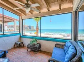 Super Beachfront Condo Ground Level on Sandy Beach