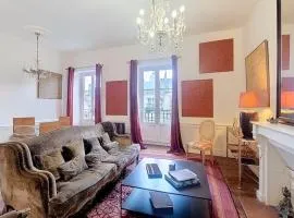 Chic & Bright 2-Bedroom in the Historic Heart of Dinan