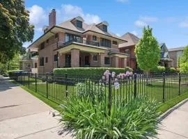 Your Chicago Retreat