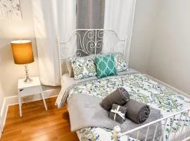 Charming Downtown Studio - Walk to Toyota Center