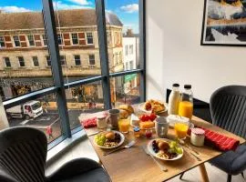 Panoramic York Views, Balcony, Lift, Family Stays
