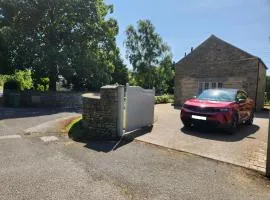 SGLYG - 1 bed Holiday Cottage with parking and EV