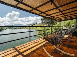 Cabaña Vista Represa Guatape con Muelle, Pool, Jacuzzi, Malla