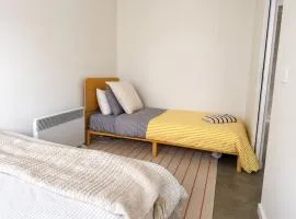 Architectural Coastal Retreat 100m to Beach