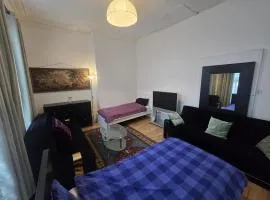 Twin room not en suite, parking, next to ferry