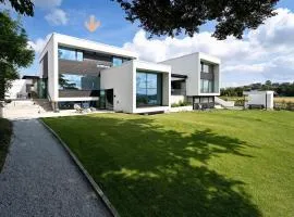 ONS 2016 Luxury Designer Villa with Private Pond, 4 bedrooms, 3 bathrooms