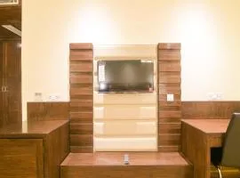 Super OYO 77736 Hotel Starlight