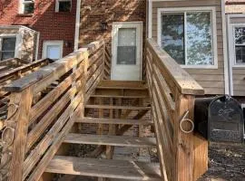 Nicely updated 3 Bed Townhouse, free parking unit 6
