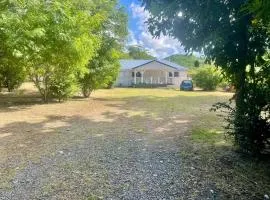 Studio Apartment near Friar's Bay beach