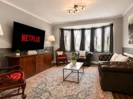 Stylish 3 Bedroom Doncaster Retreat with Garden & Driveway Parking