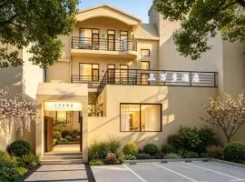 Huashan Sanwanduo hotel 华山三万多酒店
