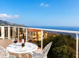 Casa Santana with Ocean Views, Parking & WiFi