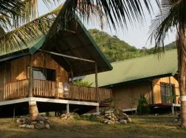 Wingbeat Lodge at Lake Bosomtwe