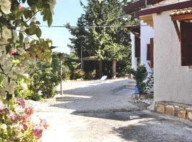 Hidden Valley - Charming 2BR House in Miliou