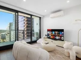 Puddings Home Box Hill Stylish 2BR Mountain View Gym