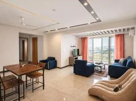Spacious Luxury 2BHK Near Airport Family Stay