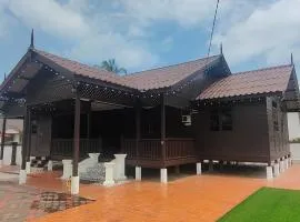 Dumoh Kayu Homestay